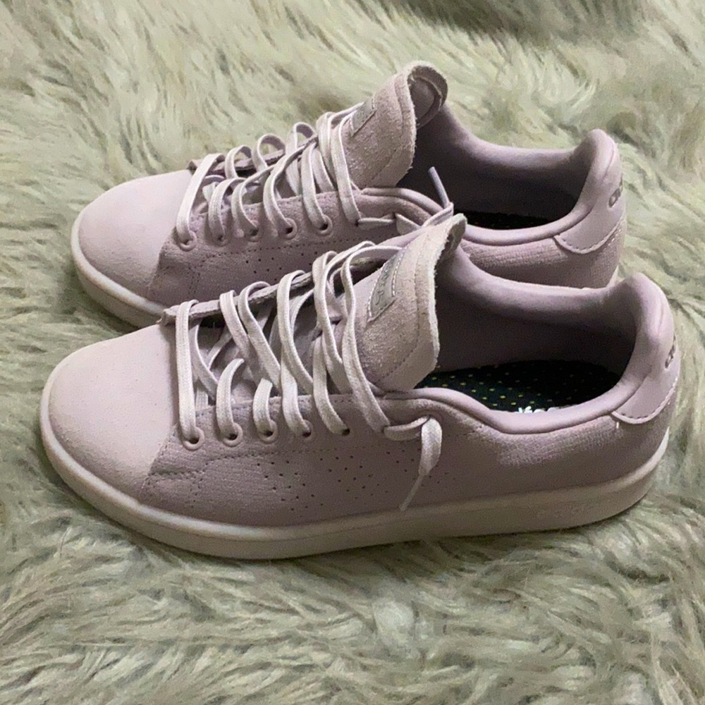 ⛔ SOLD ⛔ Wore once adidas cloudfoam comfort